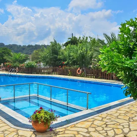 Kapases Studios & Peroulades (Corfu)