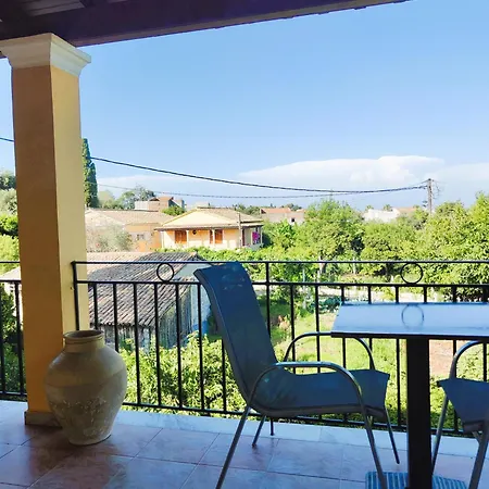 Kapases & Appartamento Peroulades (Corfu)