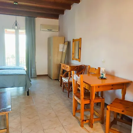 Kapases Studios & Peroulades (Corfu)